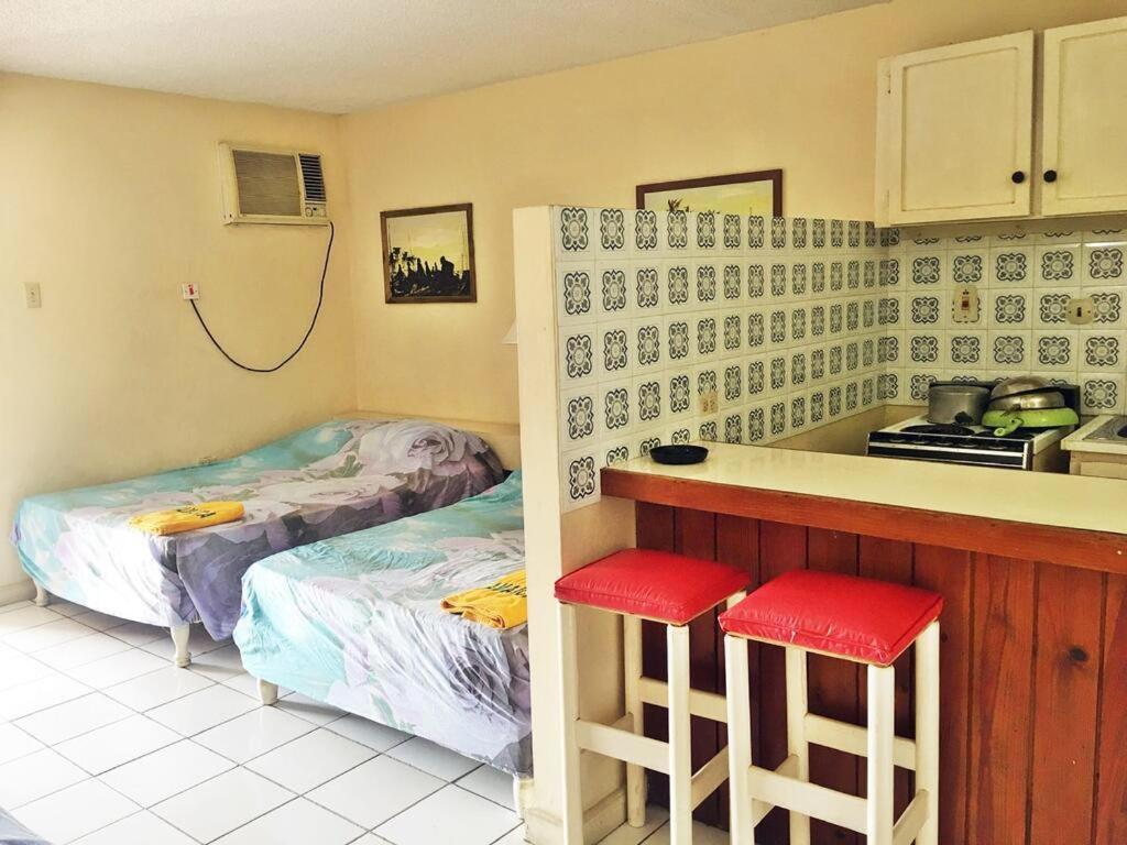 Deluxe Montego Bay Club Studio & Suites エクステリア 写真