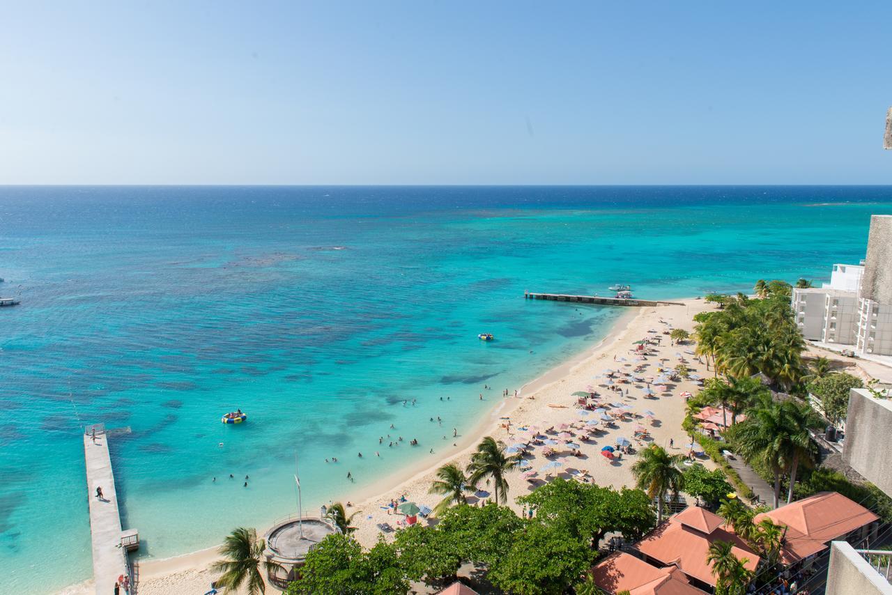 Deluxe Montego Bay Club Studio & Suites エクステリア 写真